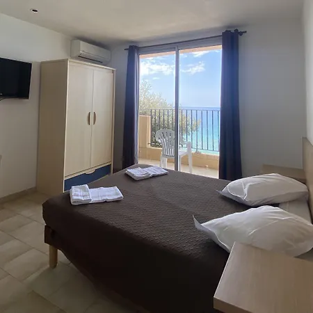 A Rena D'oru Hotell 3*